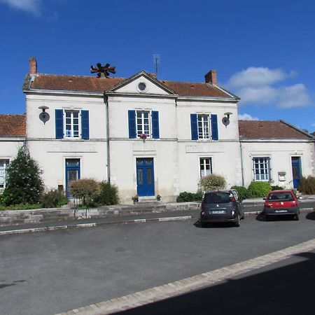 L'Ancien Hotel De Ville Foussais Esterno foto