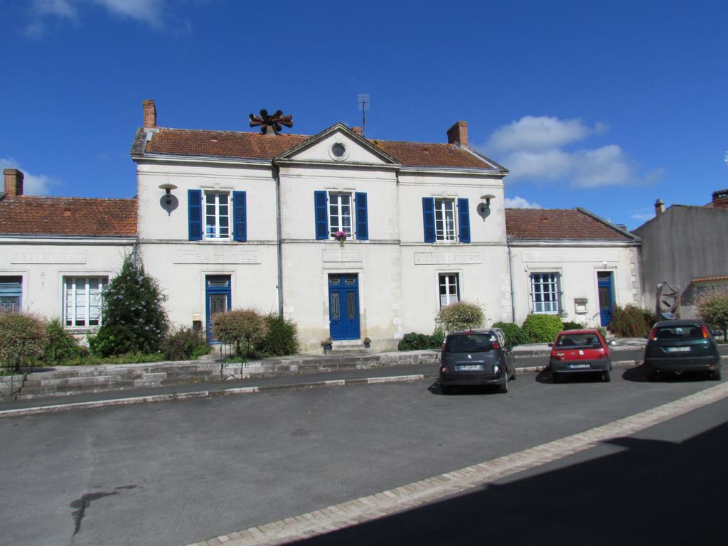 L'Ancien Hotel De Ville Foussais Esterno foto